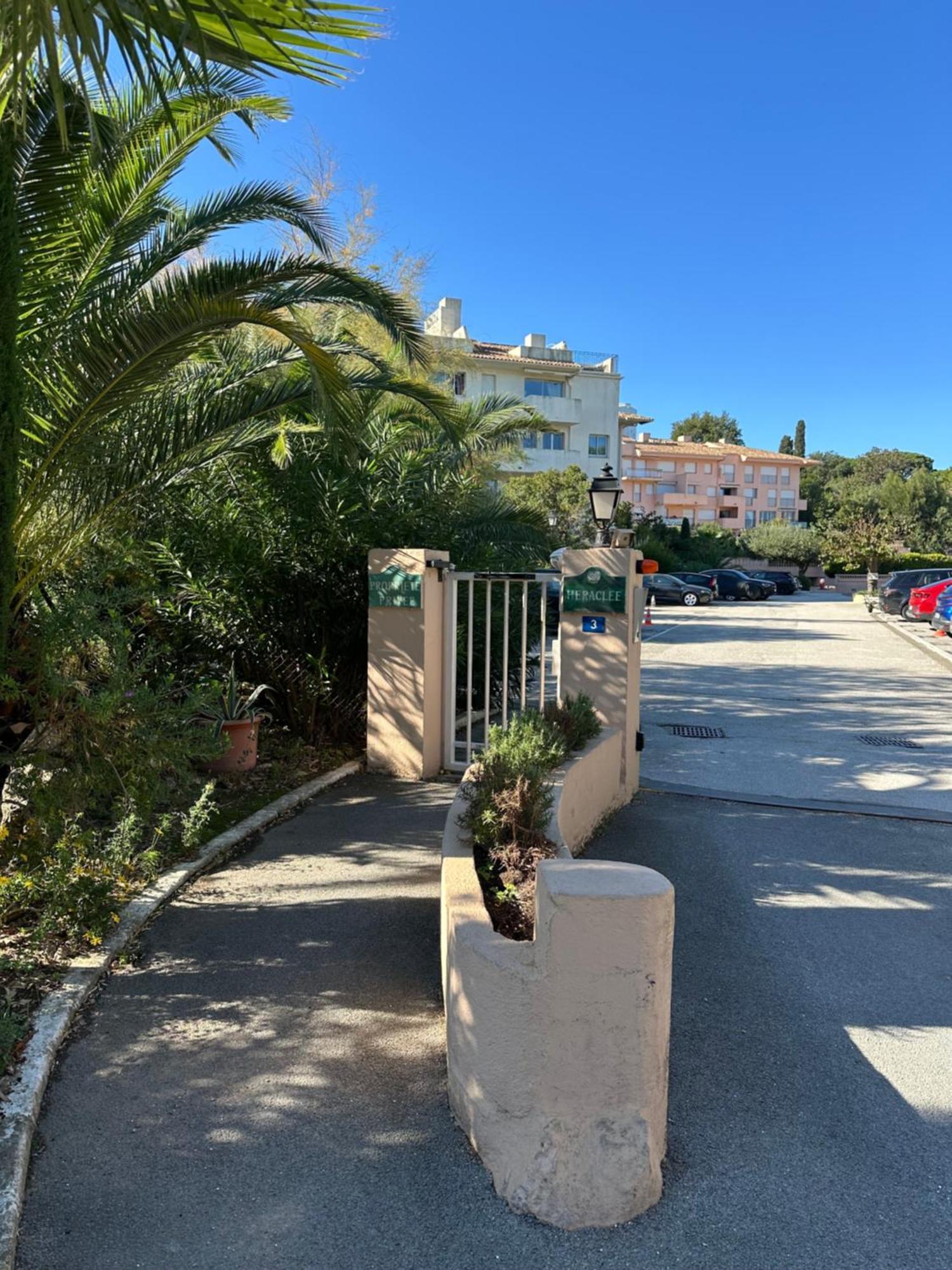 Saint-Tropez - Studio 40 M2 Экстерьер фото